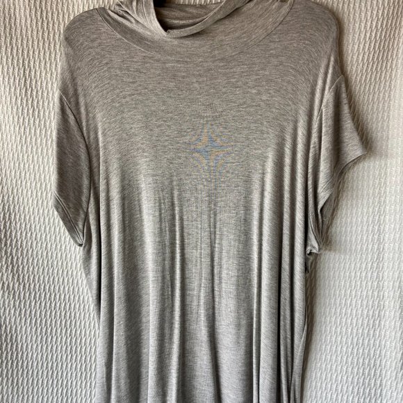 cabi slinky turtleneck - Picture 3 of 5